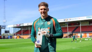 Kiper Berdarah Indonesia Hampir Resmi ke Klub Inggris Usai Pecahkan Rekor Volendam